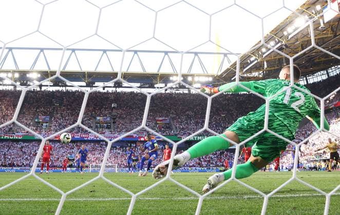 Kylian Mbappà of France scores a penalty past Lukasz Skorupski of Poland to make it 1-0 France v Poland, UEFA European Championship, EM, Europameisterschaft 2024, Group D, Football, BVB Stadion, Dortmund, Germany, 25 Jun 2024 EDITORIAL USE ONLY No use with unauthorised audio, video, data, fixture lists, club league logos or live services. Online in-match use limited to 120 images, no video emulation. No use in betting, games or single club league player publications. Copyright: xPaulxCurrie Shutterstockx 14555523ey