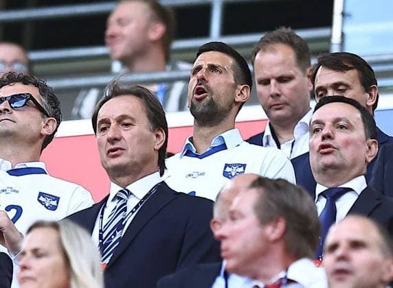 Sport Bilder des Tages Serbian tennis player, Novak Djokovic seen in the stands prior to kick off Denmark v Serbia, UEFA European Championship, EM, Europameisterschaft 2024, Group C, Football, Munich Football Arena, Munich, Germany, 25 Jun 2024 EDITORIAL USE ONLY No use with unauthorised audio, video, data, fixture lists, club league logos or live services. Online in-match use limited to 120 images, no video emulation. No use in betting, games or single club league player publications. Copyright: xMichaelxZemanek Shutterstockx 14555536am