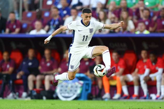 Phil Foden of England England v Slovenia, UEFA European Championship, EM, Europameisterschaft 2024, Group C, Football, Cologne Stadium, Cologne, Germany, 25 Jun 2024 EDITORIAL USE ONLY No use with unauthorised audio, video, data, fixture lists, club league logos or live services. Online in-match use limited to 120 images, no video emulation. No use in betting, games or single club league player publications. Copyright: xKieranxMcManus Shutterstockx 14555526ay
