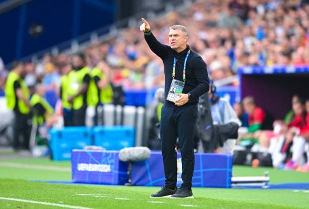 Trainer Serhiy Rebrov (Ukraine) gestikuliert, UEFA EURO, EM, Europameisterschaft,Fussball 2024 - Group E, Ukraine vs Belgium, Arena Stuttgart am 26. June 2024 in Stuttgart, Deutschland. (Foto von Silas Schueller DeFodi Images) Trainer Serhiy Rebrov (Ukraine) gestures, UEFA EURO 2024 - Group E, Ukraine vs Belgium, Arena Stuttgart on June 26, 2024 in Stuttgart, Germany. (Photo by Silas Schueller DeFodi Images) Defodi-738_738_UKRBEL_20240626_148