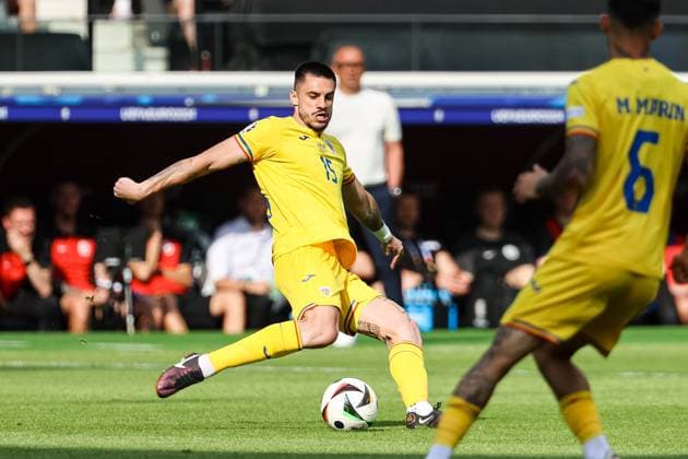 Andonie Andrei Burca (Rumaenien, 15) GER, Slovakia (SVK) vs. Romania (ROU), Fussball Europameisterschaft, UEFA EURO, EM, Europameisterschaft,Fussball 2024, Gruppe E, 3. Spieltag, 26.06.2024 GER, Slovakia (SVK) vs. Romania (ROU), Fussball Europameisterschaft, UEFA EURO 2024, Gruppe E, 3. Spieltag, 26.06.2024 Frankfurt Copyright: xEibner-Pressefoto RogerxBuerkex EP