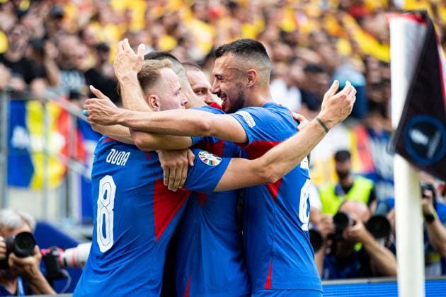 Tor fuer die Slowakei 1:0 durch Ondrej Duda (Slovakei 08) mit Kopfball GER, Slovakia (SVK) vs. Romania (ROU), Fussball Europameisterschaft, UEFA EURO, EM, Europameisterschaft,Fussball 2024, Gruppe E, 3. Spieltag, 26.06.2024 GER, Slovakia (SVK) vs. Romania (ROU), Fussball Europameisterschaft, UEFA EURO 2024, Gruppe E, 3. Spieltag, 26.06.2024 Frankfurt Copyright: xEibner-Pressefoto RogerxBuerkex EP