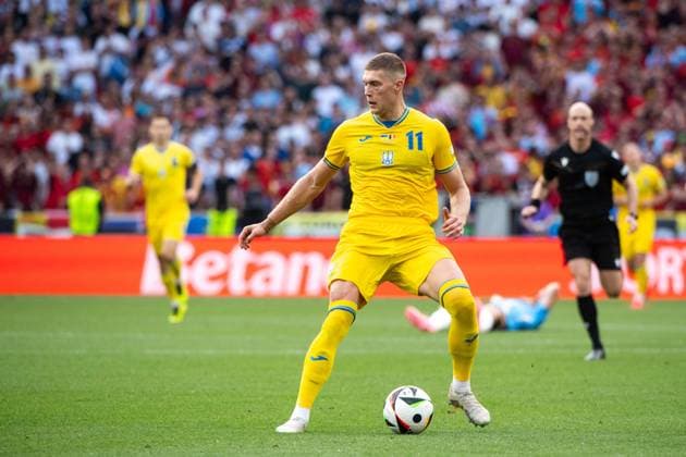 Artem Dovbyk (Ukraine, 11) am Ball, GER, Ukraine (UKR) vs Belgium (BEL), Fussball Europameisterschaft, UEFA EURO, EM, Europameisterschaft,Fussball 2024, Gruppe E, 3. Spieltag, 26.06.2024 GER, Ukraine (UKR) vs Belgium (BEL), Fussball Europameisterschaft, UEFA EURO 2024, Gruppe E, 3. Spieltag, 26.06.2024 Stuttgart Copyright: xEibner-Pressefoto Memmlerx EP_MMR