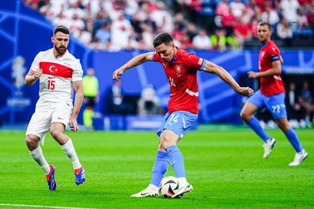 Torschuss Torchance Lukas Provod (Tschechien, 14) GER, Tschechien vs. Tuerkei, Fussball Europameisterschaft, UEFA EURO, EM, Europameisterschaft,Fussball 2024, Spieltag 3, 26.06.2024 GER, Tschechien vs. Tuerkei, Fussball Europameisterschaft, UEFA Euro 2024, Spieltag 3, 26.06.2024 Hamburg Copyright: xEibner-Pressefoto MarcelxvonxFehrnx EP_MFN