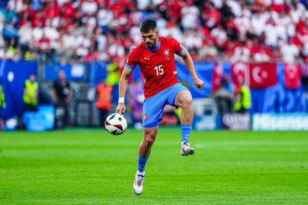 David Jurasek (Tschechien, 15) GER, Tschechien vs. Tuerkei, Fussball Europameisterschaft, UEFA EURO, EM, Europameisterschaft,Fussball 2024, Spieltag 3, 26.06.2024 GER, Tschechien vs. Tuerkei, Fussball Europameisterschaft, UEFA Euro 2024, Spieltag 3, 26.06.2024 Hamburg Copyright: xEibner-Pressefoto MarcelxvonxFehrnx EP_MFN