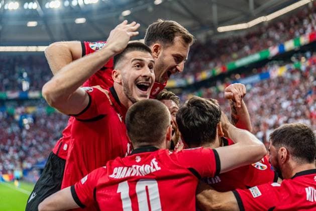 Tor zum 1:0 durch Khvicha Kvaratskhelia (Georgien, 7) Georgien vs. Portugal, Herren, Fussball, 3. Spieltag, EURO 2024, 26.06.2024, Europameisterschaft, Gruppe F Georgien vs. Portugal, Herren, Fussball, 3. Spieltag, EURO 2024, 26.06.2024, Europameisterschaft, Gruppe F Gelsenkirchen Copyright: xEibner-Pressefoto BahhoxKarax EP_GEO