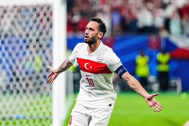 Torjubel Jubel Hakan Calhanoglu (Tuerkei, 10) nach Tor zum 0:1 GER, Tschechien vs. Tuerkei, Fussball Europameisterschaft, UEFA EURO, EM, Europameisterschaft,Fussball 2024, Spieltag 3, 26.06.2024 GER, Tschechien vs. Tuerkei, Fussball Europameisterschaft, UEFA Euro 2024, Spieltag 3, 26.06.2024 Hamburg Copyright: xEibner-Pressefoto MarcelxvonxFehrnx EP_MFN