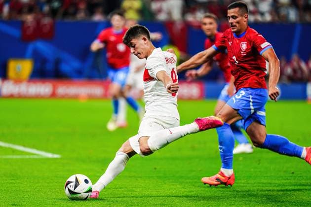 Torschuss Torchance Arda Gueler (Tuerkei, 08) GER, Tschechien vs. Tuerkei, Fussball Europameisterschaft, UEFA EURO, EM, Europameisterschaft,Fussball 2024, Spieltag 3, 26.06.2024 GER, Tschechien vs. Tuerkei, Fussball Europameisterschaft, UEFA Euro 2024, Spieltag 3, 26.06.2024 Hamburg Copyright: xEibner-Pressefoto MarcelxvonxFehrnx EP_MFN