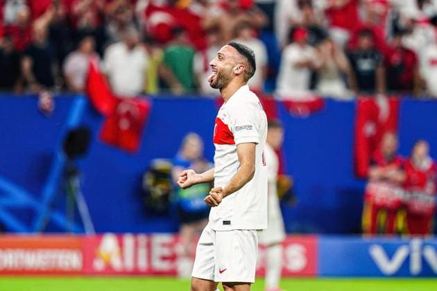 Torjubel Jubel nach Tor zum 1:2 Cenk Tosun (Tuerkei, 09) GER, Tschechien vs. Tuerkei, Fussball Europameisterschaft, UEFA EURO, EM, Europameisterschaft,Fussball 2024, Spieltag 3, 26.06.2024 GER, Tschechien vs. Tuerkei, Fussball Europameisterschaft, UEFA Euro 2024, Spieltag 3, 26.06.2024 Hamburg Copyright: xEibner-Pressefoto MarcelxvonxFehrnx EP_MFN