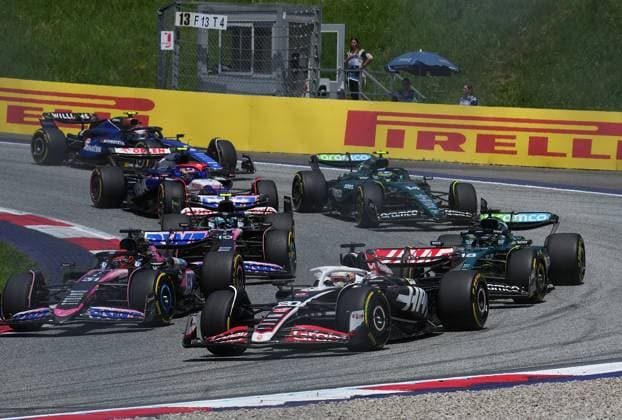 29.06.2024, Red Bull Ring, Spielberg, Formel 1 Großer Preis von Österreich 2024 , im Bild Esteban Ocon (FRA), Alpine F1 Team, Kevin Magnussen (DNK), Haas F1 Team, Lance Stroll (CAN), Aston Martin Aramco Cognizant Formula One Team, Pierre Gasly (FRA), Fernando Alonso (ESP) Defodi-506_20240629_hbr_0690
