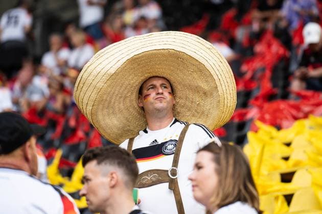 GER, Euro 2024, Achtelfinale round of sixteen, Deutschland (Germany, GER) vs Dänemark (Denmark, DNK) 29.06.2024, Signal Iduna Park (BVB Stadion Dortmund), Dortmund, GER, Euro 2024, Achtelfinale round of sixteen, Deutschland (Germany, GER) vs Dänemark (Denmark, DNK) Im Bild: Deutschland Germany GER Fan mit großen Sombrero, Lederhose und Trikot an