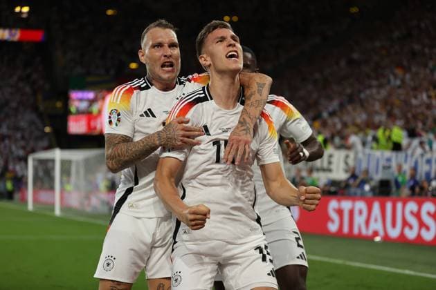 29.06.2024, Fussball Europameisterschaft, UEFA EURO, EM, Europameisterschaft,Fussball 2024, Deutschland - Dänemark, Achtelfinale, BVB Stadion Dortmund, v.l., Torjubel zum aberkannten 1:0 durch Nico Schlotterbeck (Deutschland), Goal celebration, celebrate the goal, David Raum (Deutschland) Copyright: HMBxMedia