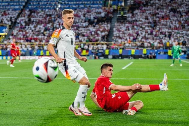 Joshua Kimmich (Deutschland 06) Joakim Maehle (Daenemark 05) Deutschland vs. Daenemark, Herren, Fussball, Achtelfinale, EURO 2024, 29.06.2024, Europameisterschaft Deutschland vs. Daenemark, Herren, Fussball, Achtelfinale, EURO 2024, 29.06.2024, Europameisterschaft Dortmund Copyright: xEibner-Pressefoto BahhoxKarax EP_GER