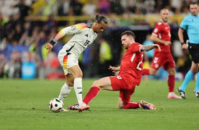 29.06.2024, Fussball Europameisterschaft, UEFA EURO, EM, Europameisterschaft,Fussball 2024, Deutschland - Dänemark, Achtelfinale, BVB Stadion Dortmund, v.l., Leroy Sane (Deutschland), Pierre-Emile Hojbjerg (Dänemark) Copyright: HMBxMedia