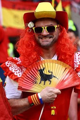A fan of Spain Spain v Georgia, UEFA European Championship, EM, Europameisterschaft 2024, Round of 16, Football, Cologne Stadium, Cologne, Germany - 30 Jun 2024 EDITORIAL USE ONLY No use with unauthorised audio, video, data, fixture lists, club league logos or live services. Online in-match use limited to 120 images, no video emulation. No use in betting, games or single club league player publications. Copyright: xMichaelxZemanek Shutterstockx 14562306h