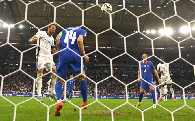 Harry Kane of England scores a goal to make it 2-1 in extra time England v Slovakia, UEFA European Championship, EM, Europameisterschaft 2024, Round of 16, Football, Arena AufSchalke, Gelsenkirchen, Germany - 30 Jun 2024 EDITORIAL USE ONLY No use with unauthorised audio, video, data, fixture lists, club league logos or live services. Online in-match use limited to 120 images, no video emulation. No use in betting, games or single club league player publications. Copyright: xKieranxMcManus Shutterstockx 14562217dv