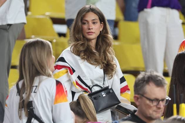 Verlobte von Kai Havertz (Deutschland, Nr. 7) Sophie Weber auf der Tribüne , Achtelfinale M37, GER - DEN, Fussball Europameisterschaft, Deutschland gegen Dänemark, European Football Championship, Germany vs. Denmark, Dortmund, 29.06.2024, -