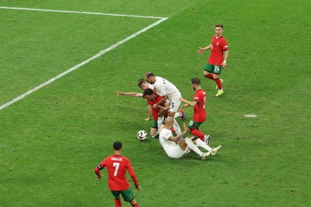 Vanja Drkusic of Slovenia appears to foul Diogo Jota of Portugal in the area Portugal v Slovenia, UEFA European Championship, EM, Europameisterschaft 2024, Round of 16, Football, Frankfurt Arena, Frankfurt, Germany - 01 Jul 2024 EDITORIAL USE ONLY No use with unauthorised audio, video, data, fixture lists, club league logos or live services. Online in-match use limited to 120 images, no video emulation. No use in betting, games or single club league player publications. Copyright: xPaulxCurrie Shutterstockx 14566636bs