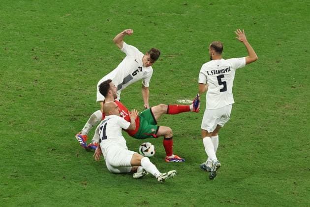 Vanja Drkusic of Slovenia appears to foul Diogo Jota of Portugal in the area Portugal v Slovenia, UEFA European Championship, EM, Europameisterschaft 2024, Round of 16, Football, Frankfurt Arena, Frankfurt, Germany - 01 Jul 2024 EDITORIAL USE ONLY No use with unauthorised audio, video, data, fixture lists, club league logos or live services. Online in-match use limited to 120 images, no video emulation. No use in betting, games or single club league player publications. Copyright: xPaulxCurrie Shutterstockx 14566636bq