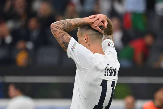 Benjamin SESKO (SVN), Enttaeuschung,Frust,enttaeuscht, frustriert,niedergeschlagen, Aktion,Einzelbild,angeschnittenes Einzelmotiv,Halbfigur,halbe Figur. Achtelfinale Portugal (POR) - Slowenien (SVN) 3-0 i.E. am 01.07.2024, Frankfurt Arena Fussball UEFA EURO, EM, Europameisterschaft,Fussball 2024 GERMANY vom 14.06.2024 - 14.07.2024.