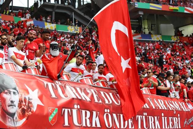 Oesterreich - Tuerkei UEFA EURO, EM, Europameisterschaft,Fussball 2024 Leipzig, 02.07.2024, Leipzig Stadium, UEFA EURO 2024 Germany , Achtelfinale, Österreich (AUT) vs. Türkei (TUR) , Im Bild: Türkische Fans ,