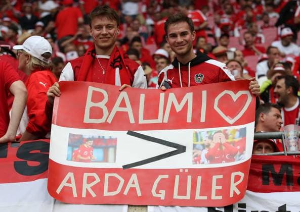 02.07.2024, xtgx, Fussball EM 2024 1 8 Finale, Österreich - Türkei emspor, v.l. Emotionen, Fans, Stimmung, Fahnen, Logo, Türkei, Tuerkei, Zuschauer, Trikots (DFL DFB REGULATIONS PROHIBIT ANY USE OF PHOTOGRAPHS as IMAGE SEQUENCES and or QUASI-VIDEO) Leipzig