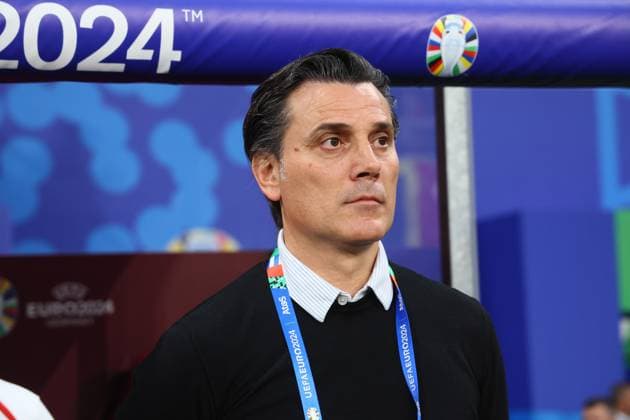 Oesterreich - Tuerkei UEFA EURO, EM, Europameisterschaft,Fussball 2024 Leipzig, 02.07.2024, Leipzig Stadium, Fußball, UEFA EURO 2024 Germany , Achtelfinale , Österreich AUT vs. Türkei TUR , Im Bild: Trainer Vincenzo Montella, Türkei , Nur für journalistische Zwecke. Only for editorial use! , UEFA Êregulations prohibit any use of photographs as image sequences and or quasi-video. ,
