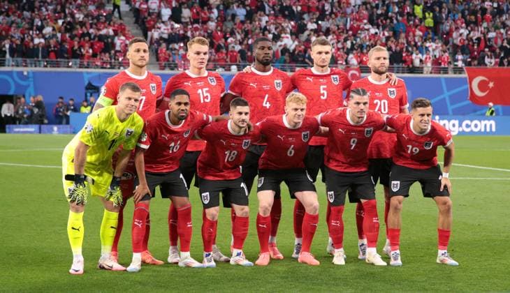 Startelf: h.v.l. Marko Arnautovic, Philipp Lienhart, Kevin Danso,Stefan Posch, Konrad Laimer, v.v.l. Torwart Heinz Lindner, Phillipp Mwene, Romano Schmid, Nicolas Seiwald, Marcel Sabitzer,Christoph Baumgartner Fußball Fussball Europameisterschaft Euro 2024 EM Herren Saison 2023 2024 02.07.2024 Österreich AUT vs. Türkei TUR in Leipzig DFL regulations prohibit any use of photographs as image sequences and or quasi-video.