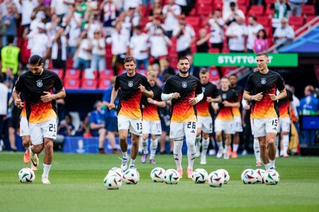 UEFA EURO, EM, Europameisterschaft,Fussball 2024: Spanien - Deutschland; 05.07.2024 Emre Can (Deutschland, 25), Thomas Müller (Deutschland, 13), Deniz Undav (Deutschland, 26), Nico Schlotterbeck (Deutschland, 15) UEFA EURO 2024: Spanien - Deutschland; Stuttgart Arena, Stuttgart am 05.07.2024 Copyright: xBEAUTIFULxSPORTS Wunderlx