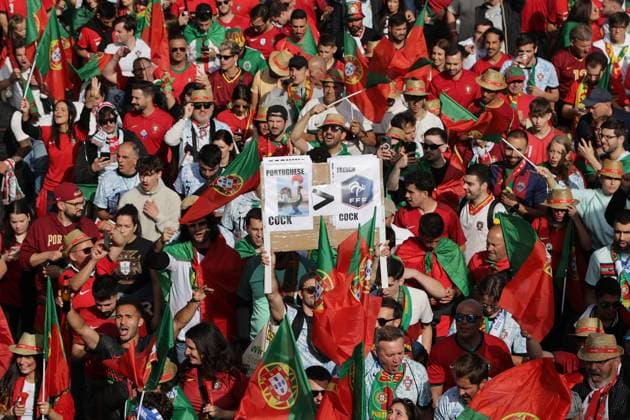 Volksparkstadion, Hamburg UEFA EURO, EM, Europameisterschaft,Fussball 2024 Germany, Viertelfinale 5 Juli 2024 , Portugal - Frankreich v.l., Fan Walk, Fans of Portugal show their support, Fans, Stimmung, Schals, Trikots, Emotionen Copyright: JoaquimxFerreira