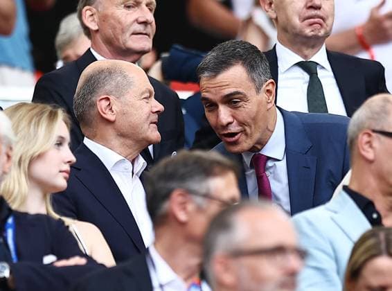 Prime minister of Spain, Pedro Sanchez and German Chancellor Olaf Scholz seen in the stands ahead of the game Spain v Germany, UEFA European Championship, EM, Europameisterschaft 2024, Quarter Final, Football, Stuttgart Arena, Stuttgart, Germany, 05 Jul 2024 EDITORIAL USE ONLY No use with unauthorised audio, video, data, fixture lists, club league logos or live services. Online in-match use limited to 120 images, no video emulation. No use in betting, games or single club league player publications. Copyright: xMichaelxZemanek Shutterstockx 14571380aj