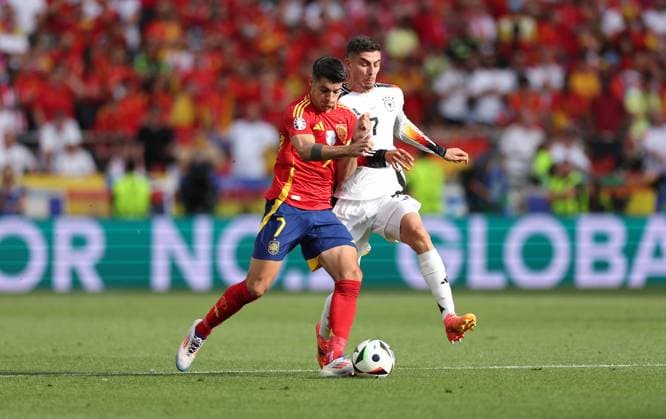 05.07.2024, Fussball Europameisterschaft, UEFA EURO, EM, Europameisterschaft,Fussball 2024, Spanien - Deutschland, Viertelfinale, Stuttgart Arena, v.l., Alvaro Borja Morata Martin (Spanien), Kai Havertz (Deutschland) Copyright: HMBxMedia