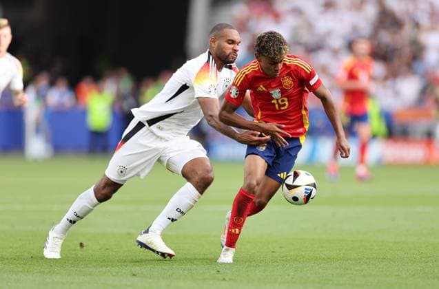 05.07.2024, Fussball Europameisterschaft, UEFA EURO, EM, Europameisterschaft,Fussball 2024, Spanien - Deutschland, Viertelfinale, Stuttgart Arena, v.l., Jonathan Tah (Deutschland), Lamine Yamal Nasraoui Ebana (Spanien) Copyright: HMBxMedia