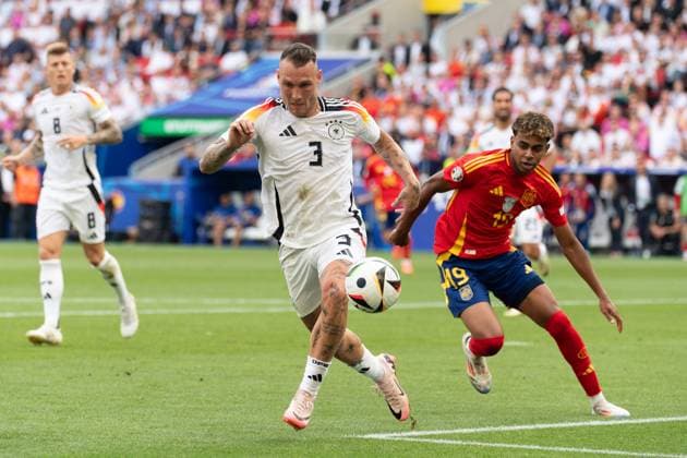 v.li. David Raum (Deutschland 03), Lamine Yamal (Spanien, 19) GER, Spanien (ESP) vs. Deutschland (GER), Fussball Europameisterschaft, UEFA EURO, EM, Europameisterschaft,Fussball 2024, Viertelfinale, 05.07.24, GER, Spanien (ESP) vs. Deutschland (GER), Fussball Europameisterschaft, UEFA EURO 2024, Viertelfinale, 05.07.24 Stuttgart Copyright: xEibner-Pressefoto WolfgangxFrankx EP_WFK