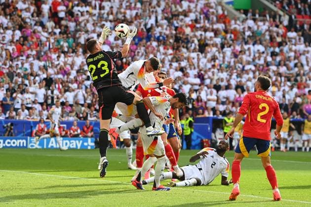 Strafraumszene mit TORWART Unai SIMON (ESP), Kai HAVERTZ (GER), Ilkay Guendogan (GER),Antonio Ruediger (GER), Aktion, Viertelfinale Spanien (ESP) - Deutschland (GER) am 05.07.2024,Stuttgart Arena, Fussball UEFA EURO, EM, Europameisterschaft,Fussball 2024 GERMANY vom 14.06.2024 - 14.07.2024. Â