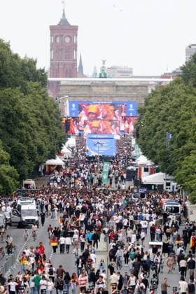 DEU, FIFA, EM-2024, Fanmeile, , 05.07.2024, Strasse des 17.Juni, Fanmeile, Berlin, DEU, FIFA, EM-2024, Fanmeile, , im Bild Foto: Juergen Engler nordphoto GmbH