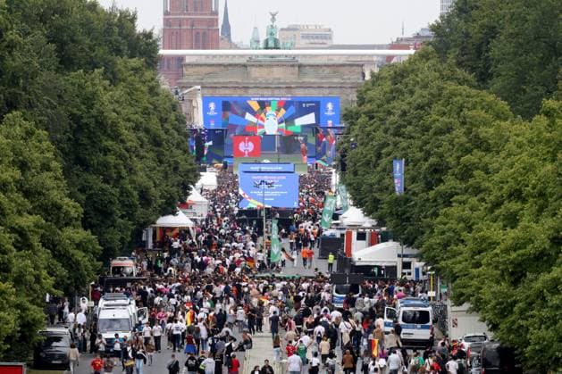 DEU, FIFA, EM-2024, Fanmeile, , 05.07.2024, Strasse des 17.Juni, Fanmeile, Berlin, DEU, FIFA, EM-2024, Fanmeile, , im Bild Foto: Juergen Engler nordphoto GmbH