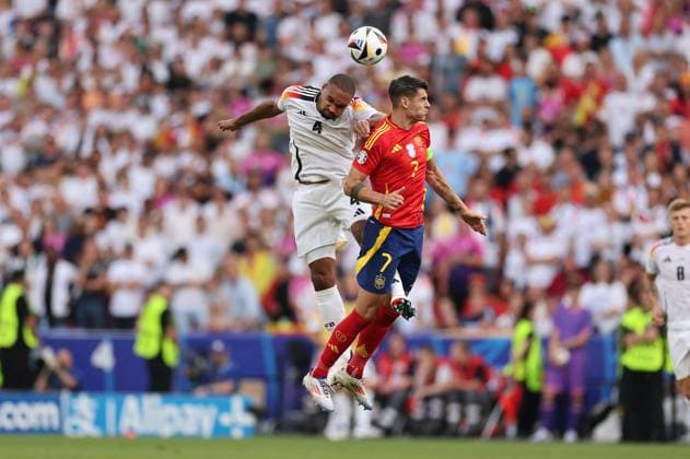 05.07.2024, Fussball Europameisterschaft, UEFA EURO, EM, Europameisterschaft,Fussball 2024, Spanien - Deutschland, Viertelfinale, Stuttgart Arena, v.l., Jonathan Tah (Deutschland), Alvaro Borja Morata Martin (Spanien) Copyright: HMBxMedia
