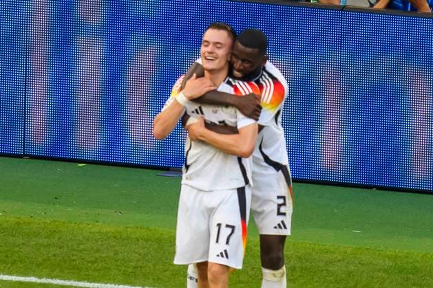 GER, UEFA Euro 2024, Viertelfinale, Spanien (ESP) vs Deutschland (GER) 05.07.2024, MHP Arena, Stuttgart, GER, UEFA Euro 2024, Viertelfinale, Spanien (ESP) vs Deutschland (GER) , im Bild Jubel nach dem Tor zum 1-1 durch Florian Wirtz (Germany 17) mit Antonio Rüdiger Ruediger (Germany 2)