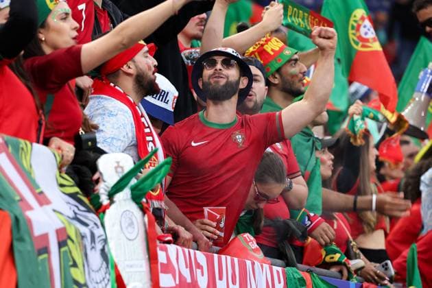 Volksparkstadion, Hamburg UEFA EURO, EM, Europameisterschaft,Fussball 2024 Germany, Viertelfinale 5 Juli 2024 , Portugal - Frankreich v.l., Fan Walk, Fans of Portugal show their support, Fans, Stimmung, Schals, Trikots, Emotionen Copyright: JoaquimxFerreira