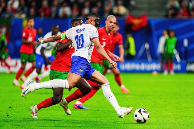 Torschuss Torchance Kylian Mbappe (Frankreich, 10) GER, Portugal vs. Frankreich, Fussball Europameisterschaft, UEFA EURO, EM, Europameisterschaft,Fussball 2024, Viertelfinale, 05.07.2024 GER, Portugal vs. Frankreich, Fussball Europameisterschaft, UEFA Euro 2024, Viertelfinale, 05.07.2024 Hamburg Copyright: xEibner-Pressefoto MarcelxvonxFehrnx EP_MFN