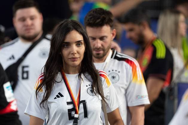 Sara Frau von Ilkay Guendogan (Deutschland 21) GER, Spanien (ESP) vs. Deutschland (GER), Fussball Europameisterschaft, UEFA EURO, EM, Europameisterschaft,Fussball 2024, Viertelfinale, 05.07.24, GER, Spanien (ESP) vs. Deutschland (GER), Fussball Europameisterschaft, UEFA EURO 2024, Viertelfinale, 05.07.24 Stuttgart Copyright: xEibner-Pressefoto WolfgangxFrankx EP_WFK