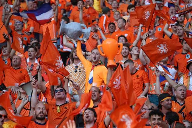 06.07.2024, xtgx, Fussball EM 2024 1 4 Finale, Niederlande - Türkei emspor, v.l. Emotionen, Fans, Stimmung, Fahnen, Logo, Holland, Niederlande, Zuschauer, Trikots, Oranje (DFL DFB REGULATIONS PROHIBIT ANY USE OF PHOTOGRAPHS as IMAGE SEQUENCES and or QUASI-VIDEO) Berlin