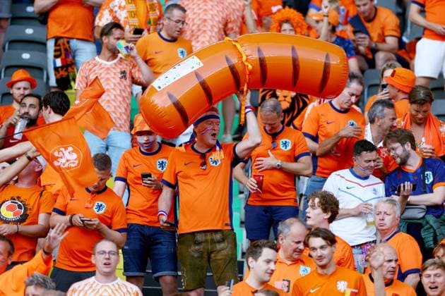 Netherlands Fans with a giant Sausage Netherlands v Turkiye, UEFA European Championship, EM, Europameisterschaft 2024, Quarter Final, Football, Olympiastadion, Berlin, Germany, 06 Jul 2024 EDITORIAL USE ONLY No use with unauthorised audio, video, data, fixture lists, club league logos or live services. Online in-match use limited to 120 images, no video emulation. No use in betting, games or single club league player publications. Copyright: xKieranxMcManus Shutterstockx 14571393o