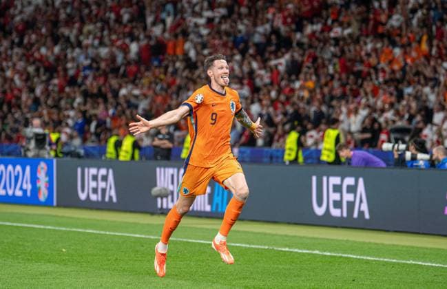 Fussball, Herren, Saison 2023 24, UEFA EURO, EM, Europameisterschaft,Fussball EM 2024, Viertelfinale in Berlin, Niederlande - Türkei, Wout Weghorst (Niederlande), Jubel nach Abpfiff, 06.07. 2024, Copyright: xSebastianxRäppold MatthiasxKochx