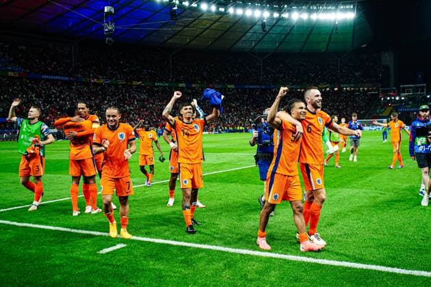 Niederlande jubelt Jubel nach Sieg Spielende GER, Niederlande vs. Tuerkei, Fussball Europameisterschaft, UEFA EURO, EM, Europameisterschaft,Fussball 2024, Viertelfinale, 06.07.2024 GER, Niederlande vs. Tuerkei, Fussball Europameisterschaft, UEFA Euro 2024, Viertelfinale, 06.07.2024 Berlin Copyright: xEibner-Pressefoto MarcelxvonxFehrnx EP_MFN