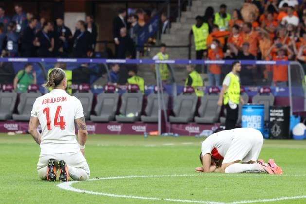 DEU, FIFA, EM-2024, NED vs. TUR, 06.07.2024, Berliner Olympiastadion, Berlin, DEU, FIFA, EM-2024, NED vs. TUR, im Bild Abduelkerim Bardakci (TUR 14), Cenk Tosun (TUR 9) Foto: Juergen Engler nordphoto GmbH