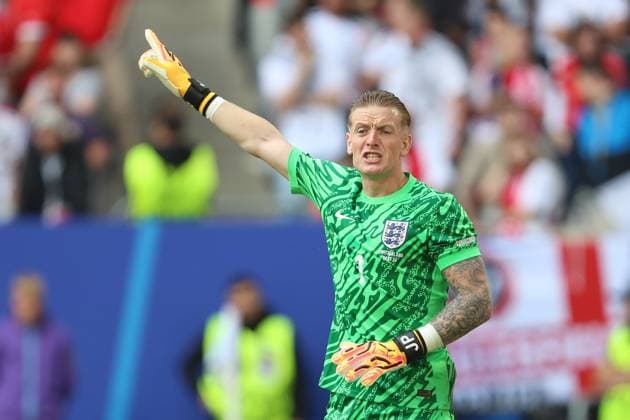 Torwart Jordan Pickford (England) gestikuliert, Gestik, UEFA EURO, EM, Europameisterschaft,Fussball 2024 - Quarter-final, England vs Switzerland, Arena Düsseldorf am 06. July 2024 in Düsseldorf, Deutschland. (Foto von Oliver Kaelke DeFodi Images) Torwart Jordan Pickford (England) gestures, UEFA EURO 2024 - Quarter-final, England vs Switzerland, Arena Dusseldorf on July 6, 2024 in Dusseldorf, Germany. (Photo by Oliver Kaelke DeFodi Images) Defodi-678_2024_07_06_OK_ENGSUI_0618