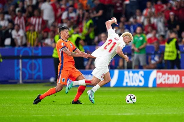 Tijjani Reijnders (Niederlande, 14), Baris Alper Yilmaz (Tuerkei, 21), GER, UEFA EURO, EM, Europameisterschaft,Fussball 2024, Fussball Herren, UEFA EM 2024, Viertelfinale, Quarter-finals, Niederlande vs. Tuerkei, Netherlands vs. Tuerkiye, 06.07.2024. GER, UEFA Euro 2024, Fussball Herren, UEFA EM 2024, Viertelfinale, Quarter-finals, Niederlande vs. Tuerkei, Netherlands vs. Tuerkiye, 06.07.2024. Berlin Copyright: xEibner-Pressefotox xClaudiusxRauchx EP_CRH