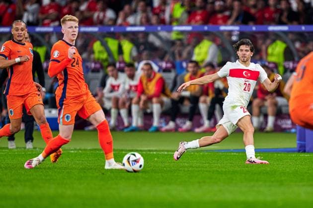 Jerdy Schouten (Niederlande, 24), Ferdi Kadioglu (Tuerkei, 20), GER, UEFA EURO, EM, Europameisterschaft,Fussball 2024, Fussball Herren, UEFA EM 2024, Viertelfinale, Quarter-finals, Niederlande vs. Tuerkei, Netherlands vs. Tuerkiye, 06.07.2024. GER, UEFA Euro 2024, Fussball Herren, UEFA EM 2024, Viertelfinale, Quarter-finals, Niederlande vs. Tuerkei, Netherlands vs. Tuerkiye, 06.07.2024. Berlin Copyright: xEibner-Pressefotox xClaudiusxRauchx EP_CRH